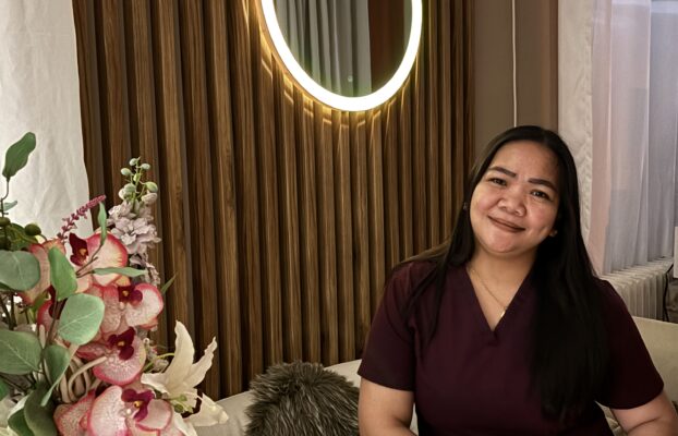 Přivítejte s námi masérku Jonu!